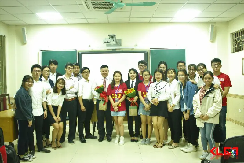 Luật sư Nguyễn Minh Long khách mời vòng Bán Kết Cuộc thi Diễn Án CERCA TROVA 2018 Luật sư Nguyễn Minh Long khách mời vòng Bán Kết Cuộc thi Diễn Án CERCA TROVA 2018