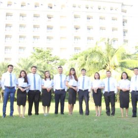 Điều 195 Bộ luật Hình sự quy định về tội sản xuất, buôn bán hàng giả là thức ăn dùng để chăn nuôi, phân bón, thuốc thú y, thuốc bảo vệ thực vật, giống cây trồng, giống vật nuôi