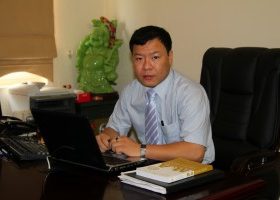 Theo quan điểm của luật sư từ chức vẫn phải chịu trách nhiệm