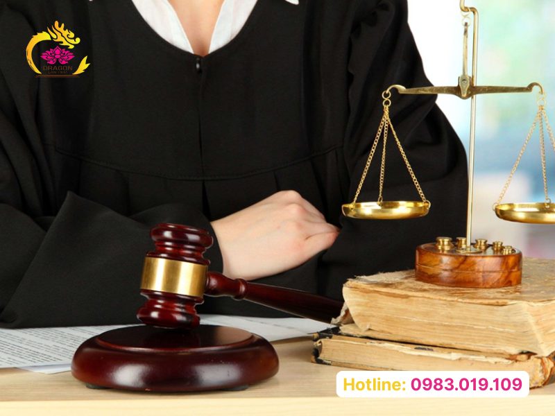 luật sư hình sự bảo vệ quyền lợi bị hại 