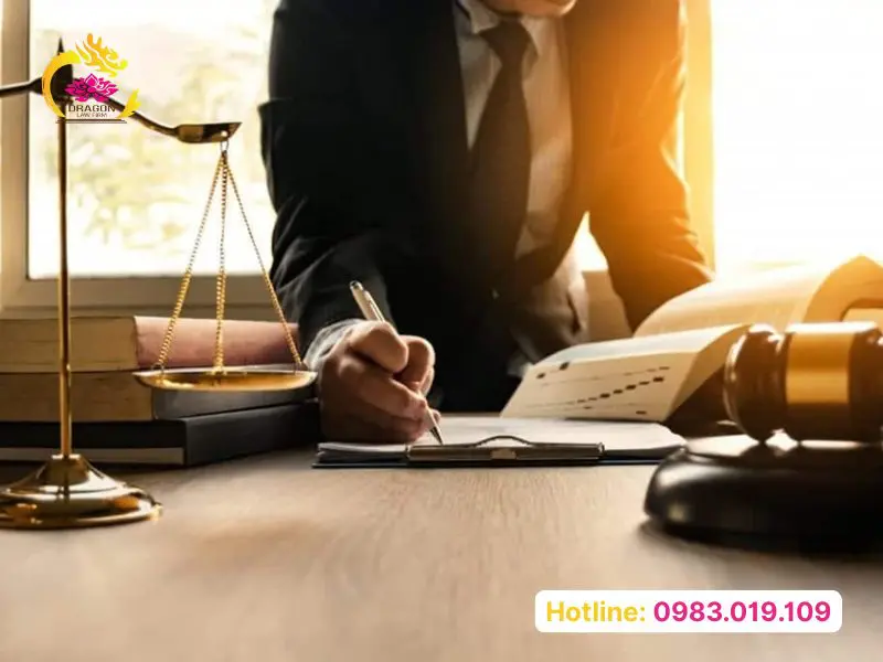 Luật sư tranh tụng là gì? Nhiệm vụ, vai trò của họ Luật sư tranh tụng là gì?