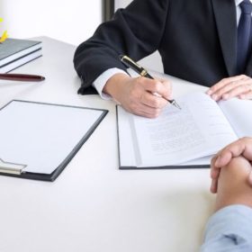 Chi phí thuê luật sư khởi kiện tại Hà Nội mới nhất 2025