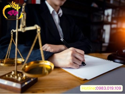 luật sư tư vấn pháp lý giúp đối phó với các rủi ro trên thị trường