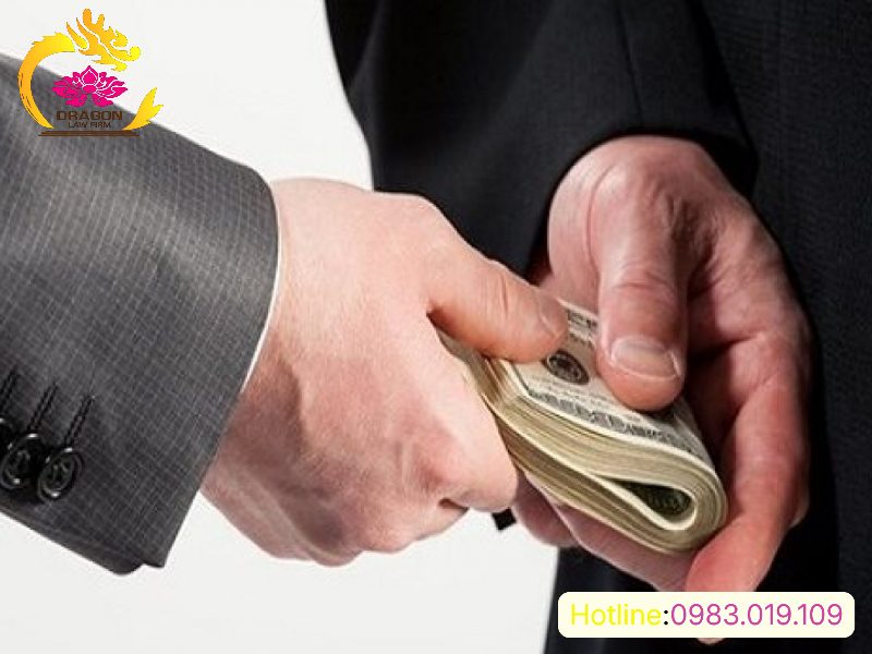 tội lừa đảo chiếm đoạt tài sản và lạm dụng tín nhiệm