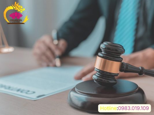 Thuê luật sư có hợp đồng hay không?