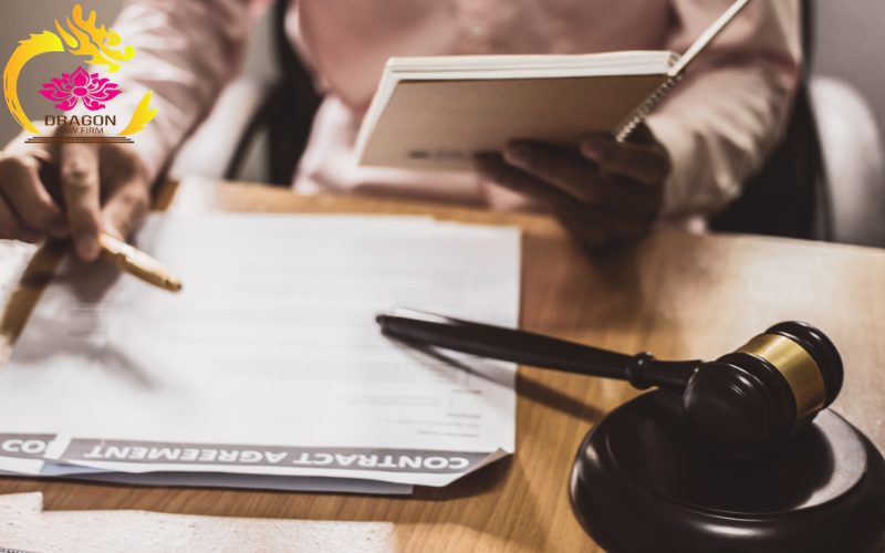 Chi phí thuê Luật sư bào chữa khởi kiện là bao nhiêu? Chi phí thuê Luật sư bào chữa khởi kiện là bao nhiêu?