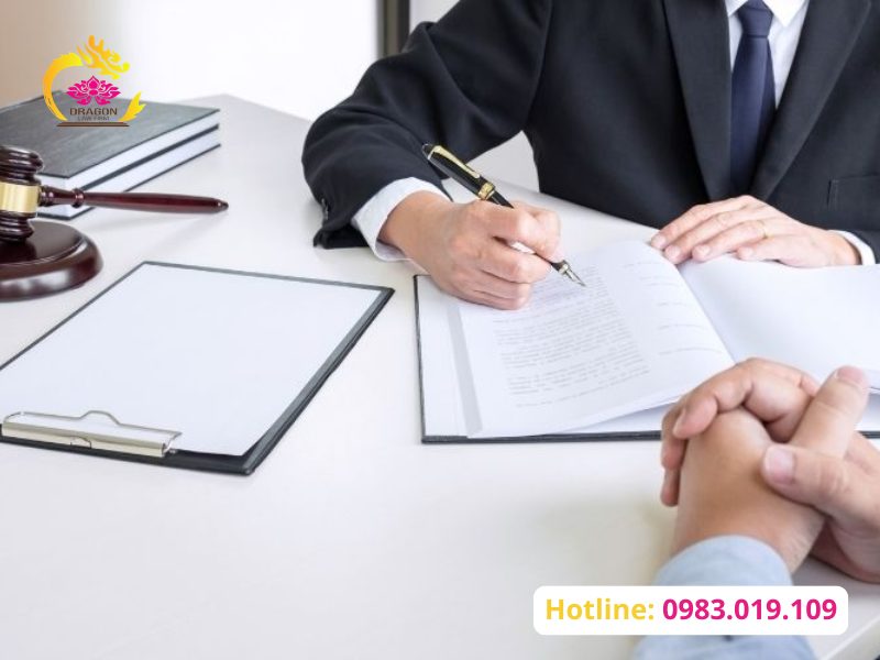 Chi phí thuê luật sư khởi kiện dân sự