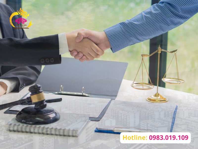 Chi phí thuê luật sư khởi kiện dân sự