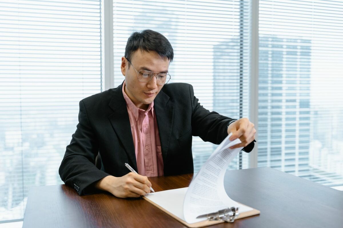 Khiếu nại quyết định hành chính 2026: thủ tục, thời hiệu và thẩm quyền mới Khiếu nại quyết định hành chính 2026: thủ tục, thời hiệu và thẩm quyền mới
