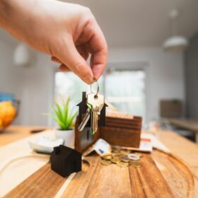 Lệ phí trước bạ nhà đất 2026: Mức thu 0,5%, cách tính và trường hợp miễn